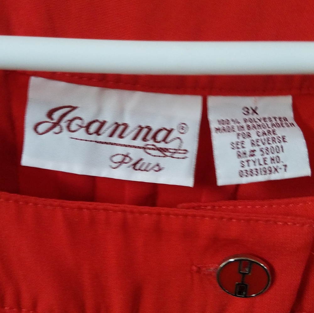 Red blouse - Picture 3 of 3